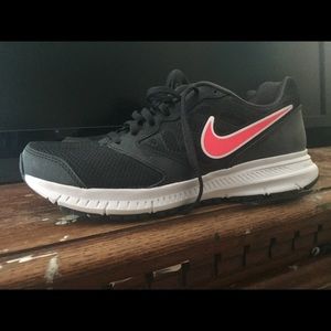 Women’s Nike sneakers